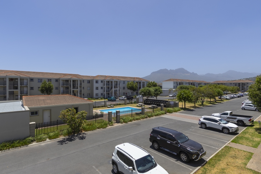 To Let 2 Bedroom Property for Rent in Heritage Park Western Cape